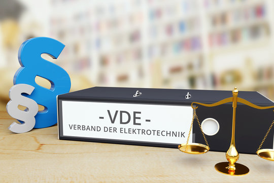 VDE (Verband der Elektrotechnik) – Ordner mit Beschriftung, Paragraf und Waage – Recht, Gesetz, Anwalt