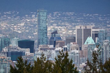 Fototapeta na wymiar Tall Building in Vancouver