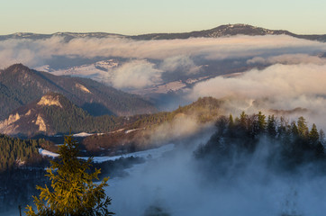 Panorama zimowa z Wysokiego Wierchu (Pieniny) zimą - obrazy, fototapety, plakaty