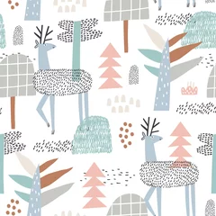 Foto op Plexiglas Baby hert Kinderachtig naadloos patroon met herten in het bos. Vector achtergrond voor kinderen. Scandinavische stijl. Vector illustratie.