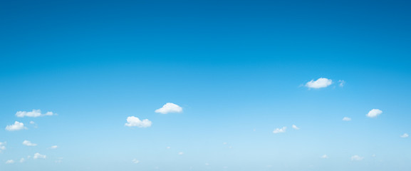 Obraz na płótnie Canvas Panorama blue sky and clouds natural background.