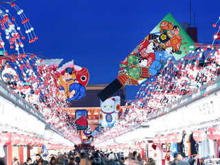 正月の浅草仲見世通り