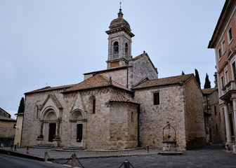Fototapeta na wymiar Foto scattata alla famosa Cappella Madonna di Vitaleta vicino a San Quirico d'Orcia (SI).