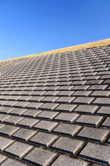 江戸川護岸と青空