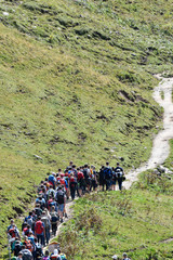 wanderer im kleinwalsertal