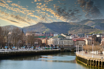 Rio Nervion y Teatro Arriaga, Bilbao, Biscay, Basque Country, Euskadi, Spain, Europe