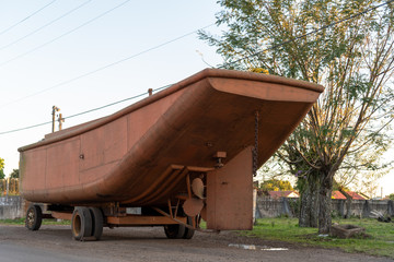 Obraz premium Fishing boat out of the water for concert.