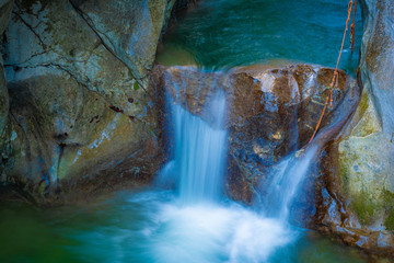 Kaskade von Wasserfall Tatzelwurm im Winter