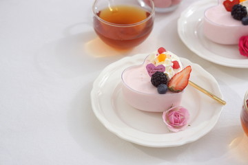 バレンタイン～いちごのムースゼリー