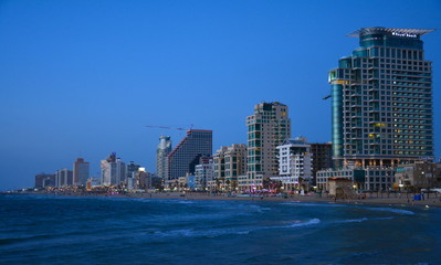 Obraz na płótnie Canvas Skyline Tel Aviv Israël coucher de soleil