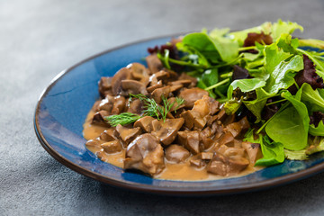 Beef kidneys with Madeira sauce