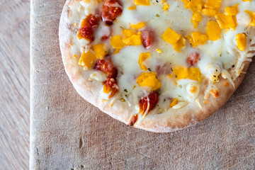 Pizza aux trois fromages coulants 