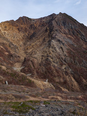 晩秋の那須岳（茶臼岳、朝日岳、三本槍岳）の登山道