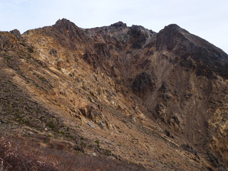 晩秋の那須岳（茶臼岳、朝日岳、三本槍岳）の登山道