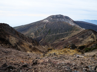 晩秋の那須岳（茶臼岳、朝日岳、三本槍岳）の登山道