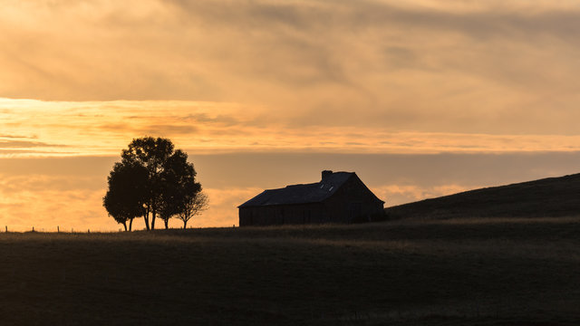 Sunset with a buron against the light, Aubrac, r&eacute;gion de Nasbinals