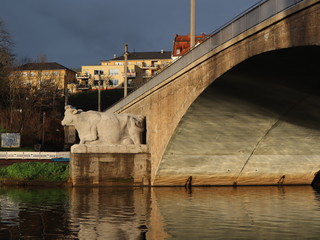 Die Kröllwitzer Saalebrücke in Halle