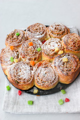 roses from yeast dough