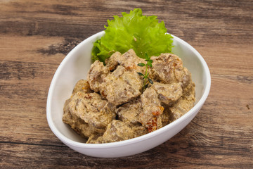 Chicken liver with cream and dry tomatoes