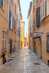 Fototapeta na wymiar cityscape with old buildings at old town in Saint tropez