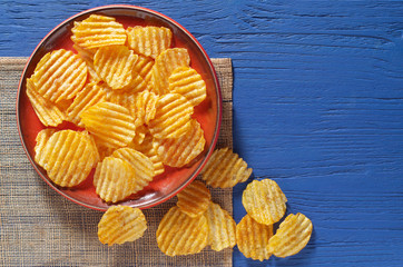 Salty potato crisps