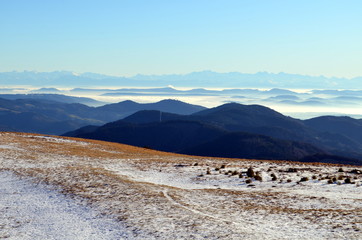 Nebel zwischen Schwarzwaldgipfeln