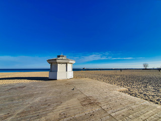 mały domek na plaży © michalsen
