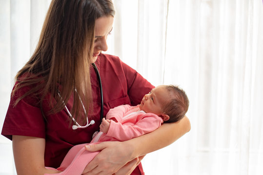 What Labor and Delivery Nurses Do Before Holding a Newborn