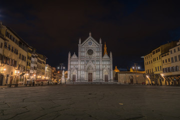 Obraz premium Church of Santa Croce in Florence in Tuscany in Italy during blue hour with empty square and historical old buildings