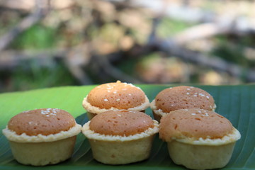 Cupcakes on the leaf banana