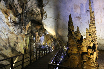 Paradise Cave in the national park Vietnam