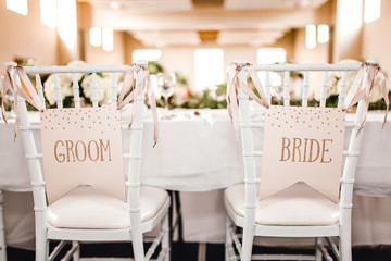 Bride and Croom sings