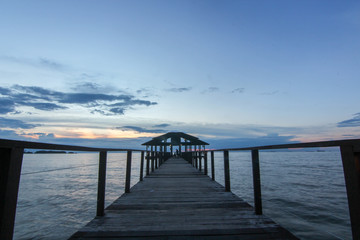 Obraz premium Malowniczy widok na niesamowitą tropikalną plażę. Kompozycja natury i żywe kolory.