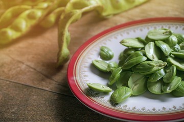 Twisted cluster bean