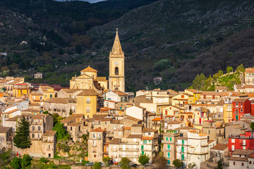 Italy, Sicily, Messina Province, Francavilla di Sicilia. The medieval hill town of Francavilla di Sicilia.