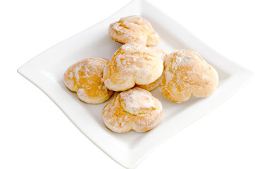 Figure gingerbreads on a plate