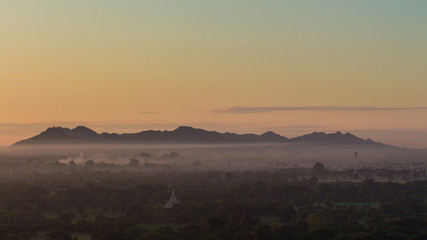 Obraz premium Landscape View Sunrise of Ancient Temple and Pagoda in Bagan