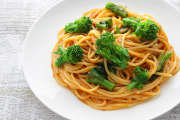 緑の野菜の菜の花の春パスタ