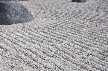 Meditationsgarten, beruhigt die Sinne, Steine symbolisch für Wasser, Götter, Tiere und Inseln