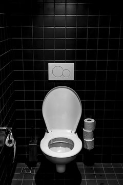 Modern Bathroom with WC.