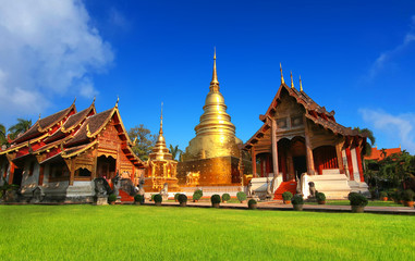 Fototapeta premium Wat Phra Singh temple in Chiang Mai, Thailand. most popular travel destination and attraction for tourist when visit Chiang mai , Thailand.