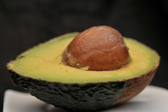 figs on a wooden table