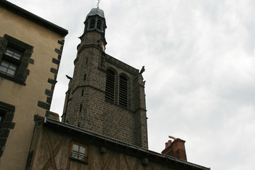 Fototapeta na wymiar medieval notre-dame-de-la-prospérité church in clermont-ferrand in auvergne (france)