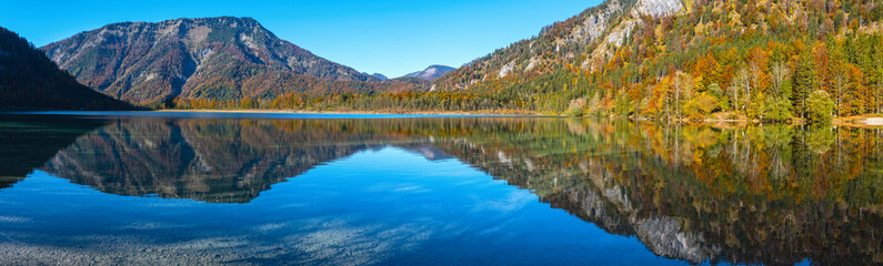 Naklejka premium Peaceful Autumn Alps mountain lake Offensee lake, Salzkammergut, Upper Austria.