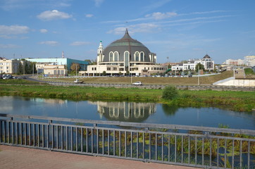 Fototapeta premium Tula, Russia - September 12, 2019: View of the Museum of weapons from the Upa river