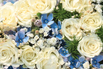 White and blue wedding flowers