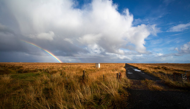 Campagna Islandese con arcobaleno