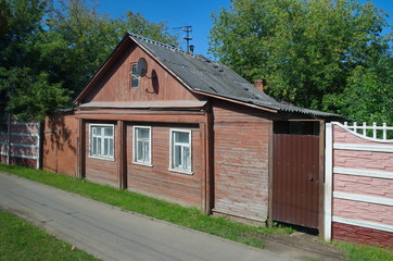 Fototapeta na wymiar Wooden house in the city of Ivanovo, Russia