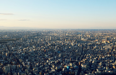 Naklejka premium Tokyo city landscape and offices building in Tokyo, Japan.