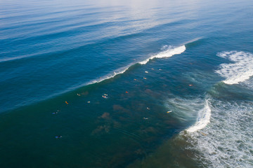 Fototapeta na wymiar Ocean waves beach